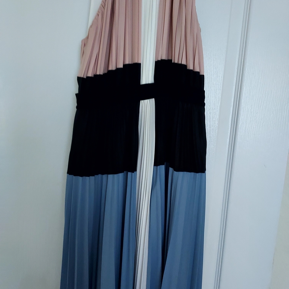 BCBGMaxAzria Pink and Black Pleated Dress